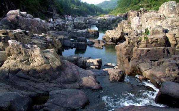 2021春节假期黔南州多个旅游景点迎来热潮