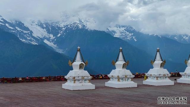 西藏自驾游，在香格里拉适应高原气候，初次体