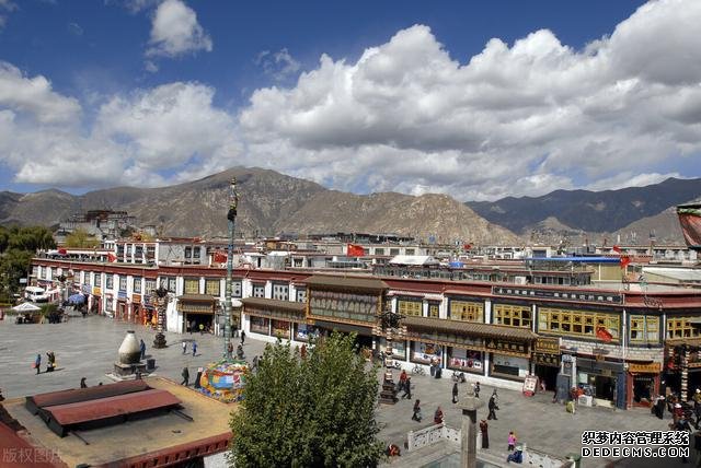 想要跟团去西藏旅游，应该怎么选择靠谱的西藏